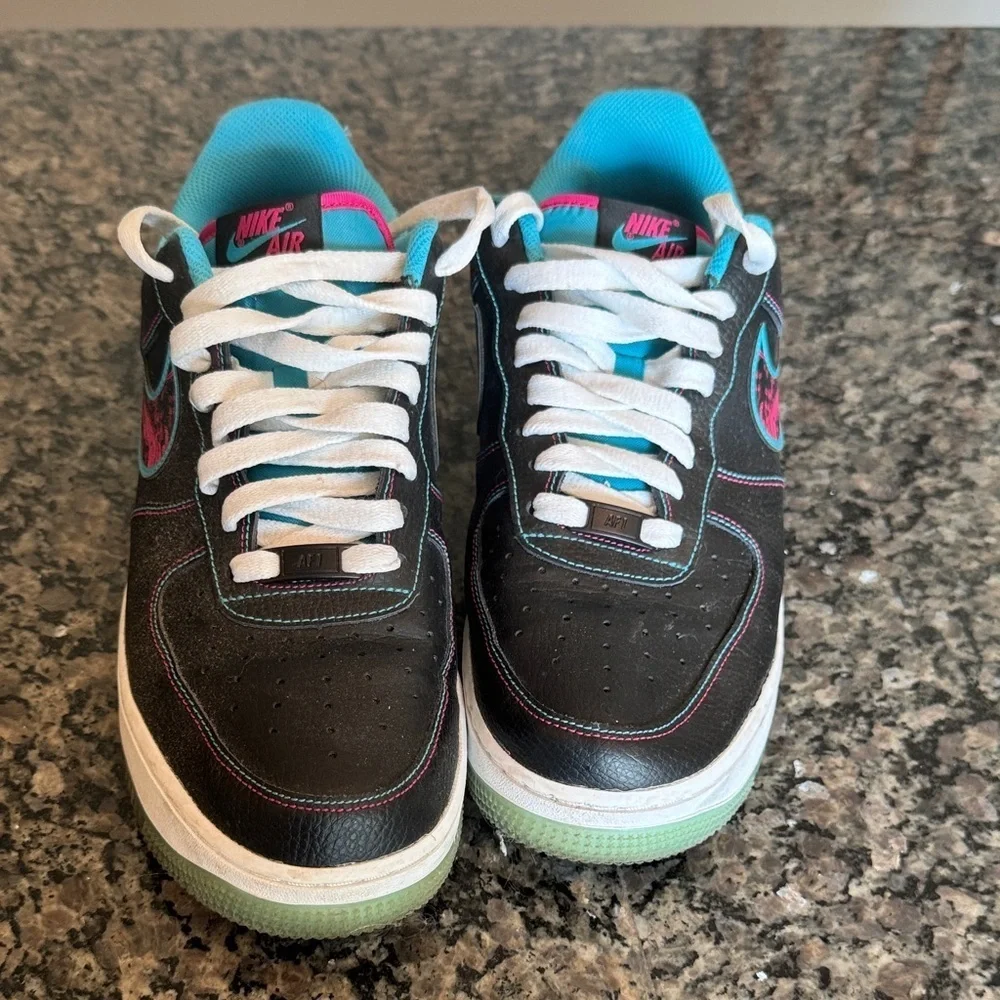 Nike Air Force 1 Miami nights Black with Teal and Pink Details EUC 9.5